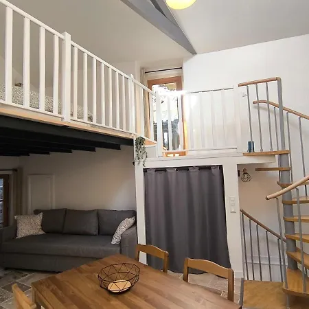 De La Cheminee * Saint-Privat (Herault)