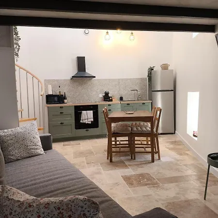 De La Cheminee * Saint-Privat (Herault)