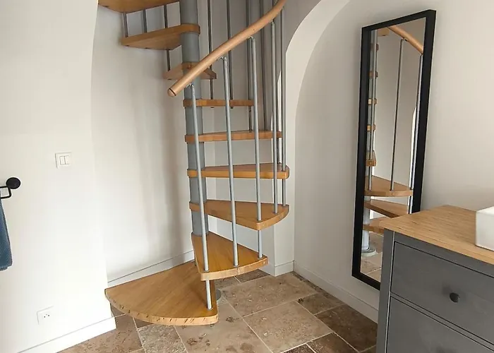 De La Cheminée Saint-Privat (Herault)