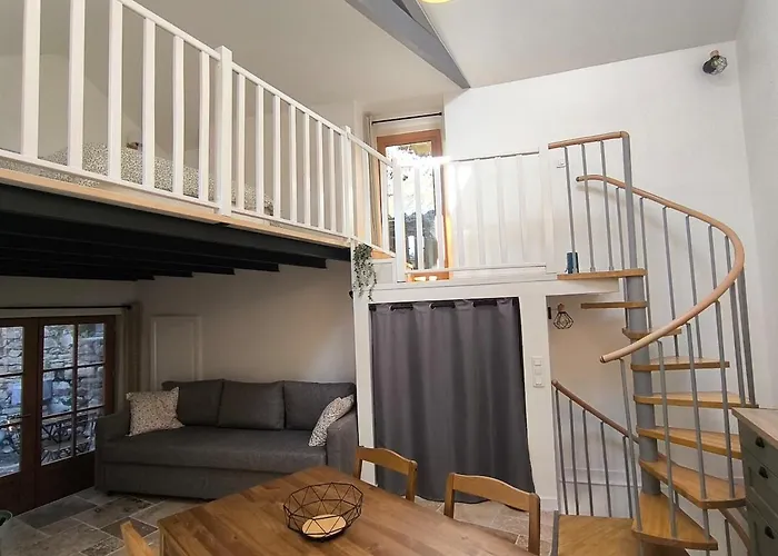 De La Cheminee * Saint-Privat (Herault)